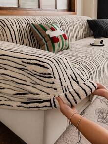 1pc Minimalist Solid Color Premium Sofa Cover, Cat-Like Softness Without Shedding, Suitable For All Four Seasons, Hand Washable And Machine Washable, Cat Scratch Resistant, Easy To Clean, Odorless, Pet-Friendly - Beige - View 9