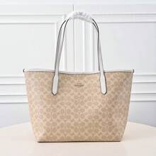 Coach City 33 經典老花大容量女款手提包兼單肩包，適合上班、通勤、日常購物、旅行與外出 - 卡其色和米色 - 查看 1
