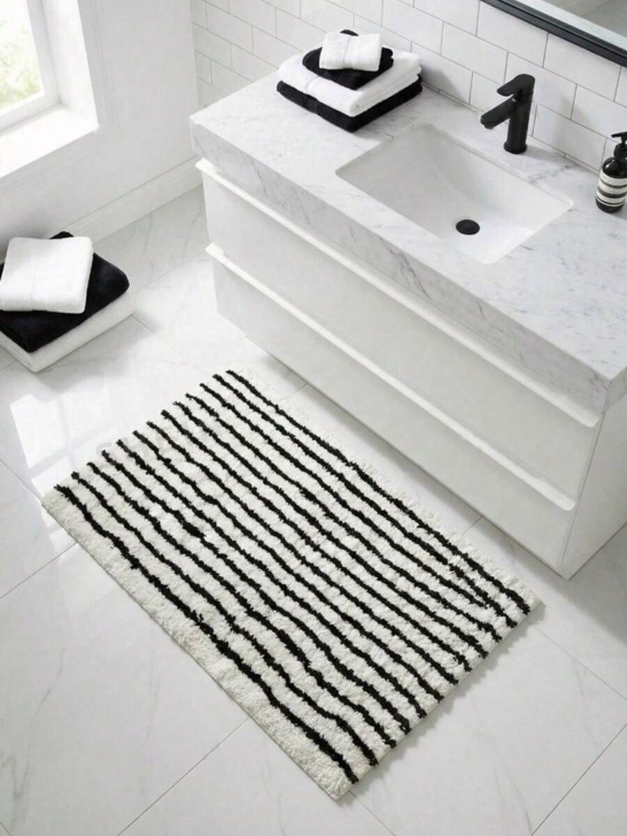 1pc Faux Cashmere Striped Print Bathroom Mat, Soft Square Durable Luxury Carpet, Dotted Non-Slip Backing, Halloween Christmas Theme Doormat, Home Furniture Decor Rug