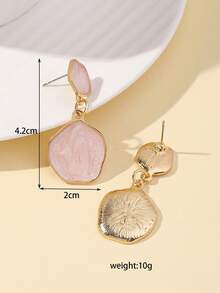 1 Pair Women's European And American Vintage Gold Earrings, New Fashion Elegant Versatile Earrings With Random Cut Pattern - Pink - View 5