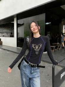 美式風格黑色長袖女款T恤，蝴蝶印花設計，修身顯瘦短版上衣，百搭 - 黑色 - 查看 1