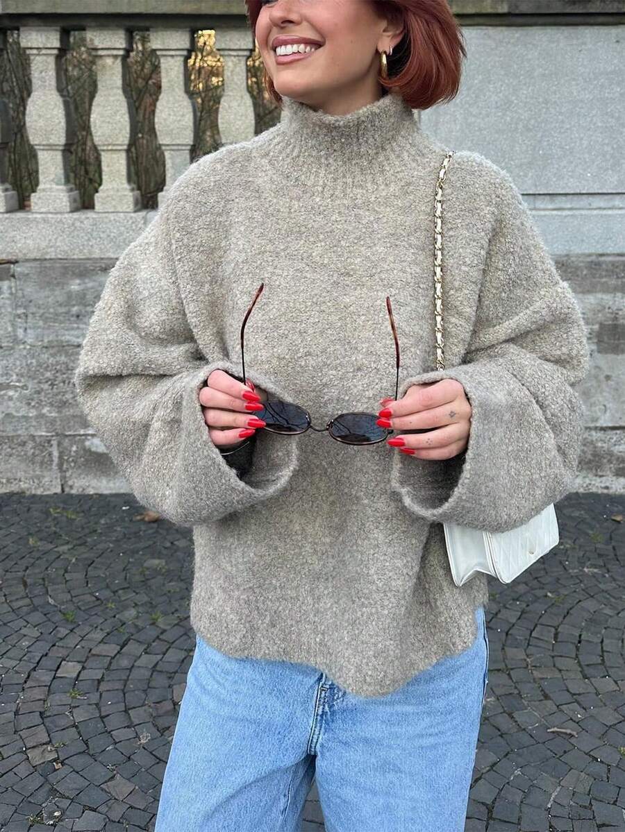 女款寬鬆休閒高領針織毛衣,長袖標準版型,適合秋冬,微彈保暖針織上衣 - 卡其色 - 查看 1