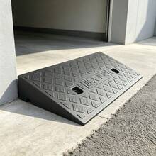 1件裝重型PE便攜式汽車路邊斜坡，附防滑抓地表面與排水槽的便攜式門檻斜坡，適用於割草機、汽車、寵物、車輛、輪椅，適合居家與戶外車道使用 - A - 查看 5