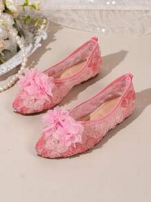 Sweet Pink Girls Pointed‑Toe Ballet Flats, All‑Over Rose Lace Upper 3D Fabric Flower Decor Non‑Slip Soft Sole Kids Dress Shoes - Pink - View 1