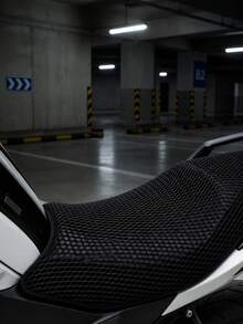 Universal Motorcycle Seat Cushion (Random), 3D Mesh Non-Slip Cushion Breathable Seat Cushion Additions,Insulated And Breathable Car Cover,Suitable For Most Motorcycles, Does Not Shift Easily. A Practical And Excellent Gift For Commuting And Outings - Multicolor - View 4