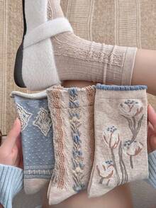4 Pairs Women's Mid-Calf Socks, Early Autumn New Vintage 3D Floral Embossed Textured Long Socks, Artistic Girl Slouch Socks, Random Assortment - Multicolor - View 3