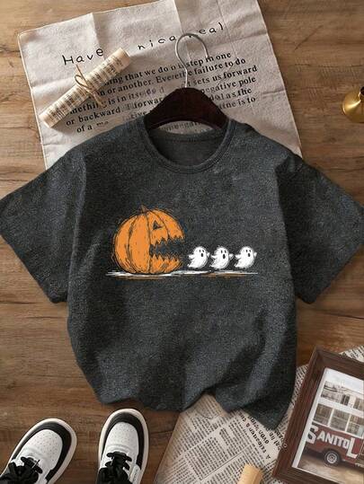Halloween Pumpkin T-Shirt, "Spooky Season" Themed Top, T-Shirt Featuring A Pumpkin Chasing A Ghost, Autumn-Vibe Crewneck, "Boo" Ghost Short-Sleeve Tee