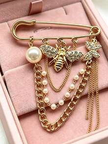 Attractive Bee Brooch With Anti Glare Pin Metallic Long Chain Brooch For Party Queens Retro Chain Tassel Lapel Pin To Match Up Gowns Fall Home Decor College Bathroom Travel Essentials Halloween Dorm Wall Wedding Office Back To School - One Size - View 6