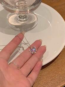 1件小眾奢華彩色漸層愛心吊墜項鍊，適合女性日常配戴 - 銀色 - 查看 2