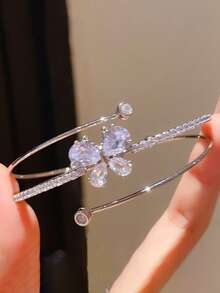 1件極簡蝴蝶造型女款手鍊，時尚開口式手鐲，鑲嵌幾何菱形黑色水鑽，適合日常配戴 - 白色 - 查看 1