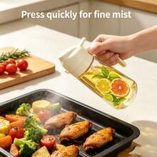 1pc Large Capacity Kitchen Oil Spray Bottle, Home Oil Storage Container, Air Fryer Accessory, Multi-Purpose Seasoning Dispenser; Can Hold Olive Oil, Vinegar, Soy Sauce And Other Liquids, Dual-Use, Leak-Proof And Easy To Clean, Combines Oil Spray And Oil Storage Functions. Perfect Gift For Wife, Mother On Holidays, Random Style And Color - View 3