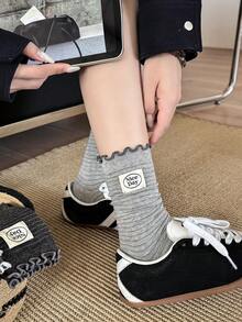 1/3 Pairs Women's Korean Vintage Ruffle Lace Striped Personalized Fabric Label Letter Daily Commute Versatile Mid-Calf Socks, Autumn/Winter - Multicolor - View 4