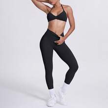 Set 2pcs Pakaian Yoga Wanita Tanpa Jahitan, Bra Olahraga Leher Halter & Legging Pengangkat Pinggang Tinggi untuk Latihan di Gym - Hitam - View 10