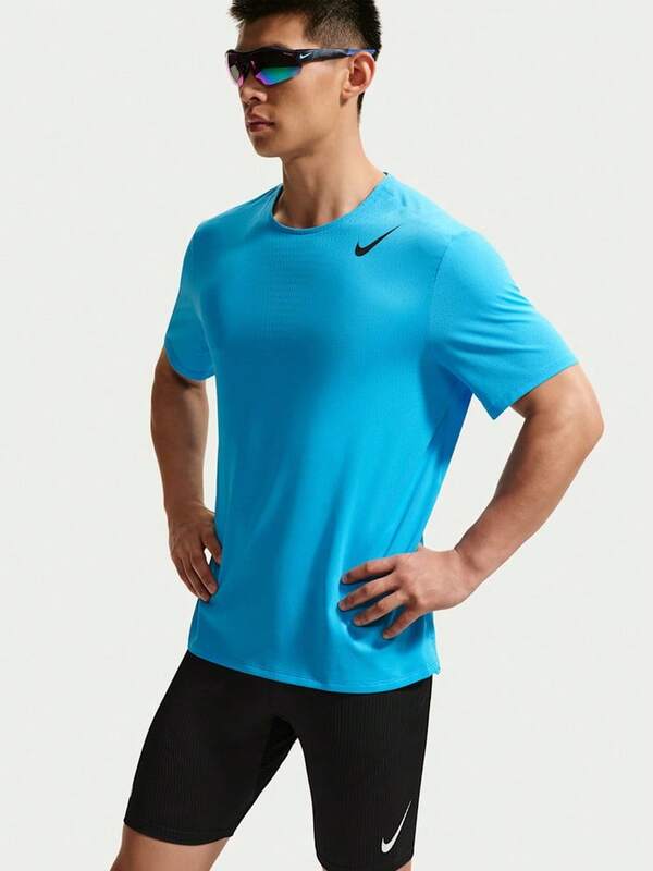 Nike Camiseta de manga corta sin cuello de punto para hombre AS M NK DFADV AROSWFT SS TOP THJ3378-418
