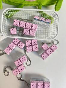 1 buah Gantungan Kunci Penghilang Stres Motif Polkadot Merah Muda Bergaya Keyboard, Mainan Ujung Jari Kreatif, Aksesori Meja, Saklar Keyboard Mekanik, Gantungan Kunci, Mainan Penghilang Stres, Liontin Tema Keyboard, Aksesori Ransel, Cocok untuk Kunci, Tas, Tempat Kartu, dan Kantong Penyimpanan - MultiWarna - View 4