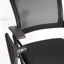 Vikbar kontorsstol med armstöd, konferensstol i mesh för mötesrum - Svart - med skrivbord och hjul - Visa 6