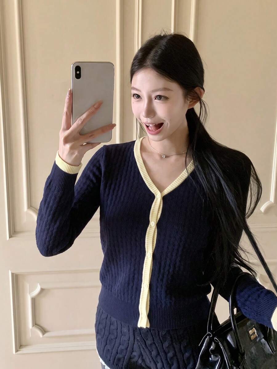 女款撞色拼接V領針織開襟外套,高品質百搭層次感毛衣上衣 - 藏青色 - 查看 1