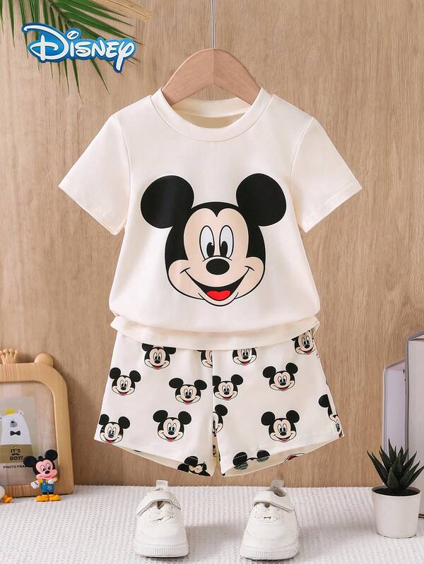 Conjunto de camiseta para bebé niño, estilo coreano Disney de verano enérgico y holgado con cuello redondo, color crema, gráfico de Mickey Mouse de manga corta + shorts Mickey con estampado integral, atuendo casual para salidas diarias, vacaciones y fiestas, adecuado para niños menores de 3 años