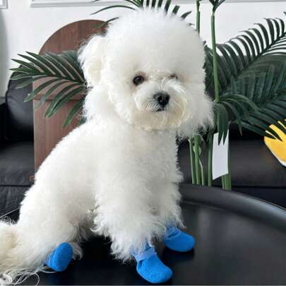 4 pièces/set Chaussures imperméables pour chien (style aléatoire), semelle souple antidérapante, résistante aux rayures et à l'usure, lavable et réutilisable, chaussures durables pour animaux de compagnie convenant aux Bichons, Corgis, Teddys et autres races de chiens, bottes durables pour animaux de compagnie pour les surfaces de route pluvieuses, enneigées et à haute température, chaussures pour animaux de compagnie pour les jours de pluie