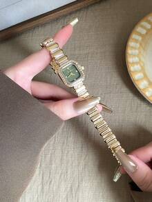 1 buah Jam Tangan Quartz Emas Persegi Mewah, Dial Hijau, Bezel Berlian Imitasi, Penanda Minimalis, Desain Elegan, Cocok untuk Pemakaian Sehari-hari - Emas - View 2