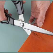 Green Safety Edge Scissors, Comfortable Grip, Hand-Held Serrated Sewing Scissors, Professional Tailoring - Zigzag Stitch - View 9