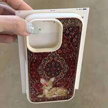 1件白色啞光極簡鏡頭保護地毯花卉鹿紋手機殼，適用於 iPhone 16 Pro Max/17/16/15/14 Plus/13/12/11/Air 及系列，可個性化定制 - 彩色 - 查看 1