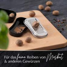 Multi‑Use Spice Grater Equipped With Storage Compartment, Manual Kitchen Tool For Processing Nutmeg And Various Spices At Home - Silver + Black - View 4