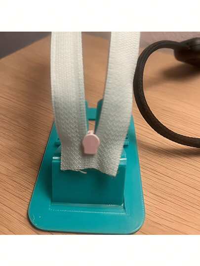 1pc Zipper Installation Aid, Zipper Head Retainer, For Convenient And Quick Installation Of Sewing Zipper Clamps, DIY Garment Sewing Zipper Head Jigs, Household Tailor Sewing Accessories, Suitable For Garment Zipper Jigs.