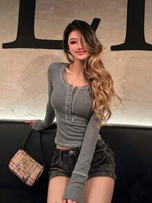 Women's Slim Fit Henley Button Long Sleeve Base Layer T-Shirt, Thin Crew Neck Top For Spring - Light Grey - View 2