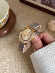 1pc Minimalist Gold Dial Bar Index Oval Strap Women's Quartz Watch, Suitable For Daily Wear - Grey - View 2