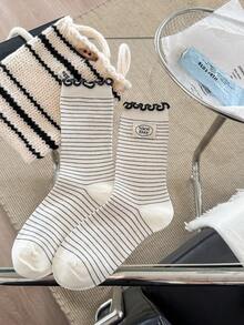 1/3 Pairs Women's Korean Vintage Ruffle Lace Striped Personalized Fabric Label Letter Daily Commute Versatile Mid-Calf Socks, Autumn/Winter - Multicolor - View 15
