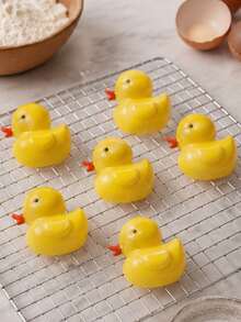 4-Cavity Big Yellow Duck & Little Yellow Duck Silicone Baking Mold, Cute Cartoon Duck Cake Chocolate Dessert Mold, Home DIY Baking Tool - Multicolor - View 7