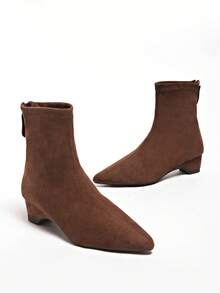 Sepatu Bot Ankle Wanita Ukuran Besar Ujung Lancip Hak Rendah, Resleting Belakang Warna Polos Sepatu Bot Ankle Modis untuk Musim Gugur - Beludru Cokelat - View 4