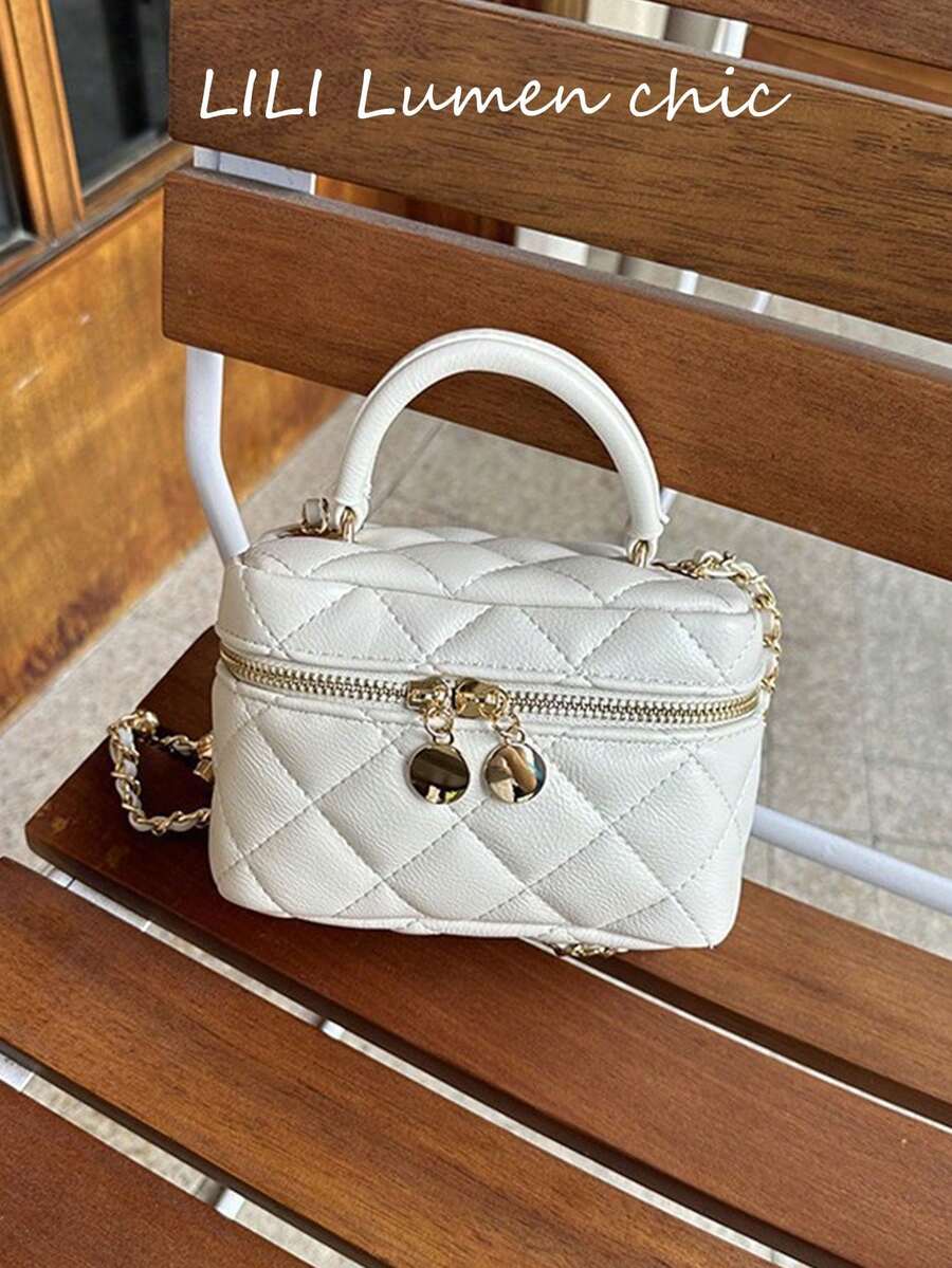 女款迷你手提包,菱格紋絎縫設計,金屬吊飾裝飾,拉鍊開合,鏈條肩帶,可斜跨,優雅奢華風,小巧百搭時尚包,適合日常、派對、約會、休閒外出 - 白色 - 查看 1