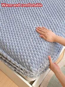 1pc Thick Soft Faux Rabbit Fur Fitted Mattress Cover (Single Fitted Sheet), Warm To The Touch, Breathable And Moisture-Wicking, Deep Pocket Elastic Fitted Sheet, 360° Non-Slip Mattress Cover, Perfect For Bedroom Decor, Easy To Remove And Machine Washable - Premium Grey - View 5