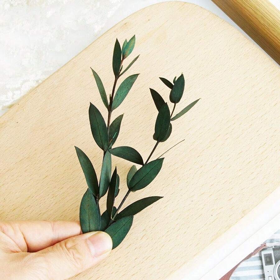 10/20/30/50pcs DIY Artificial Eucalyptus Leaves, Convenient Mini Decorative Eucalyptus Leaves, Spring/Summer Holiday Artificial Fine Leaves, Realistic Home Wreath Decoration Gift, Valentine's Day Birthday Graduation Gift, Artificial Plants - Green Fine Leaves - View 1