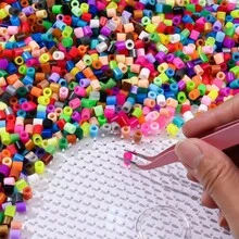 9400pcs 2.6mm Plastic Perler Beads Random Mixed Colors (Includes 1 Pack Of Beads) Suitable For DIY Handmade Iron-On Bead Art Projects, Keychain Decoration, Suitable For Beginners And Craft Enthusiasts - Multicolor - View 2