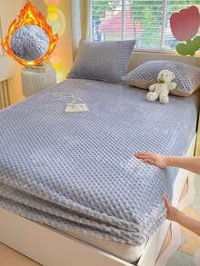 1pc Thick Soft Faux Rabbit Fur Fitted Mattress Cover (Single Fitted Sheet), Warm To The Touch, Breathable And Moisture-Wicking, Deep Pocket Elastic Fitted Sheet, 360° Non-Slip Mattress Cover, Perfect For Bedroom Decor, Easy To Remove And Machine Washable - Premium Grey - View 2