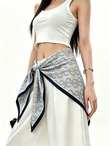 1PcOld Money Style Geometric Chain Print Satin Triangle Scarf, Multi‑Purpose Decor Waist Wrap Head Neck Band, Versatile Women Fashion Accessory - Multicolor - View 3