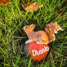 1pc Thanksgiving Pine Cone Squirrel Cute Outdoor Decor Statue, Outdoor Decoration Ornament, Home Decor, Holiday Decor Statue - Pine Cone Squirrel - View 9