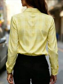 女款優雅黃色格紋印花長袖鈕扣領襯衫女裝上衣，標準版型聚酯纖維面料，秋季學院風 - 淡黃色 - 查看 3
