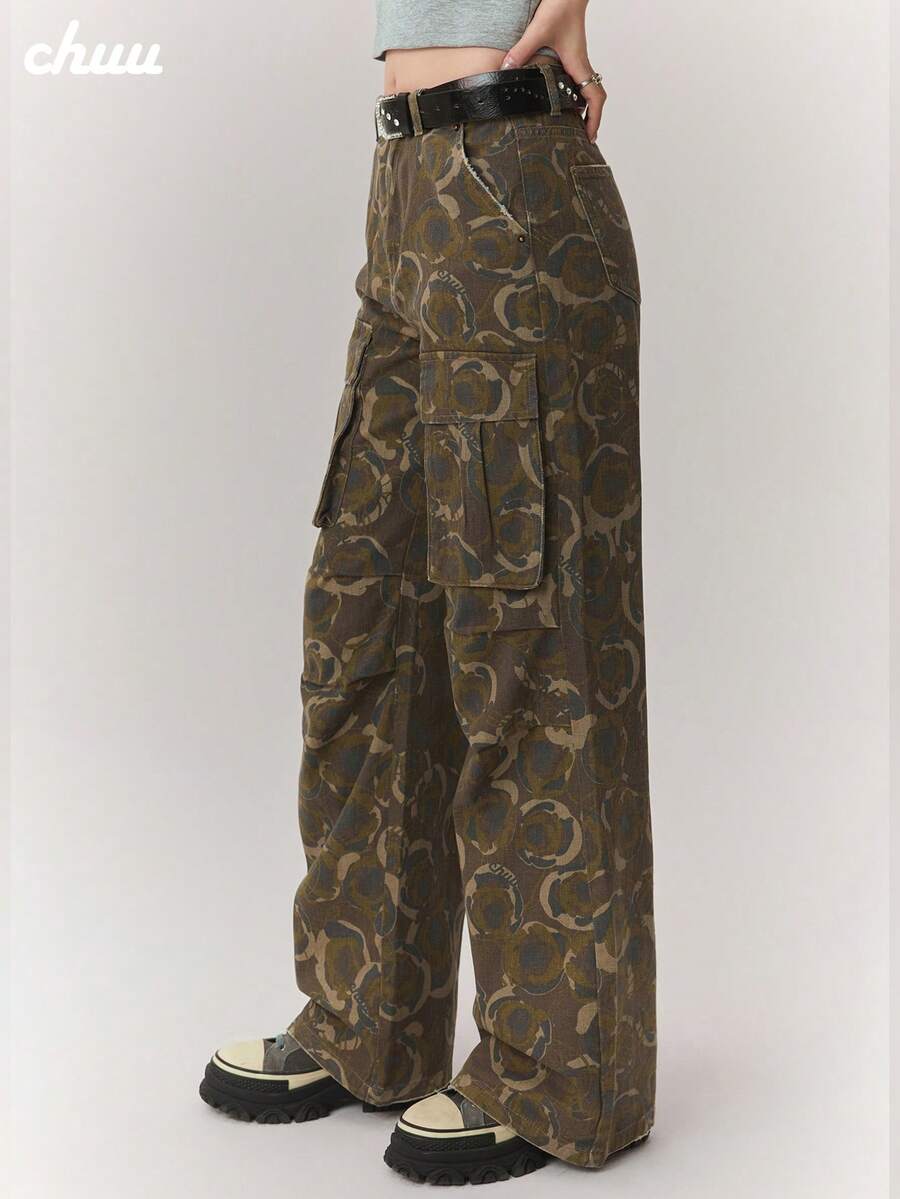 CHUU Camouflage Letter Casual Pants Women Autumn Multi-Pocket Pleated Cargo Loose Wide Leg Long Pants - Multicolor - View 1