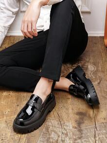 Men's Round Toe Bee Decor Slip-On Loafers Thick Sole Business Formal Shoes For Office, Banquet, Date, Commute And Casual Wear - Black - View 9