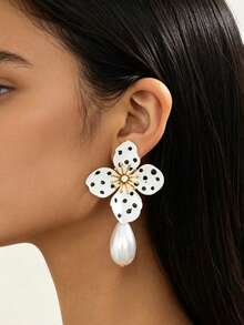 Y2K Sweet & Cool Polka Dot Circle Earrings, Contrast Color Thick Hoop Design, Versatile Earrings For Party And Formal Dress - Polka Dot Rose Red Circle - View 13