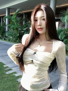 Sexy Style Fitted Long Sleeve Lace T-Shirt Women Autumn/Winter Bow Square Neck Waist-Cinching Base Layer Top - Apricot - View 4