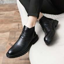 Sepatu bot tinggi pria motif kotak-kotak timbul dengan tali pengikat dan detail resleting samping, ujung bulat, gaya ramping, cocok untuk kantor, pesta, kencan, dan berbagai acara. - Hitam - View 1
