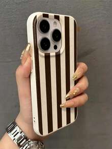 1PC Striped Pattern Large Hole Beige Shockproof Phone Case, Full Coverage Silicone Soft Shell Compatible With Apple 16 Pro Max, 15 Pro/17/14 Plus, 13 Pro/12 Pro Max/11, Creative TPU Material - Beige - View 3