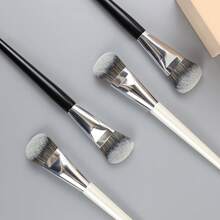 1pc Small Broom-Shaped Cream Brush, Fits Cheekbone Contour, Suitable For Cream Blush, Foundation, Concealer, Contouring, Multi-Use, Black And White Colors Available, Minimalist And Sophisticated, Gradient Layered Dense Bristles, Fluffy And Soft Skin-Friendly, Even Powder Pickup, Ideal Choice For Beginners - Multicolor - View 7