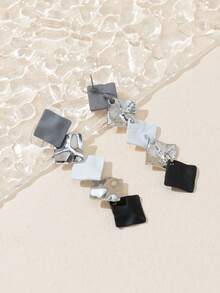 Negro, blanco y gris