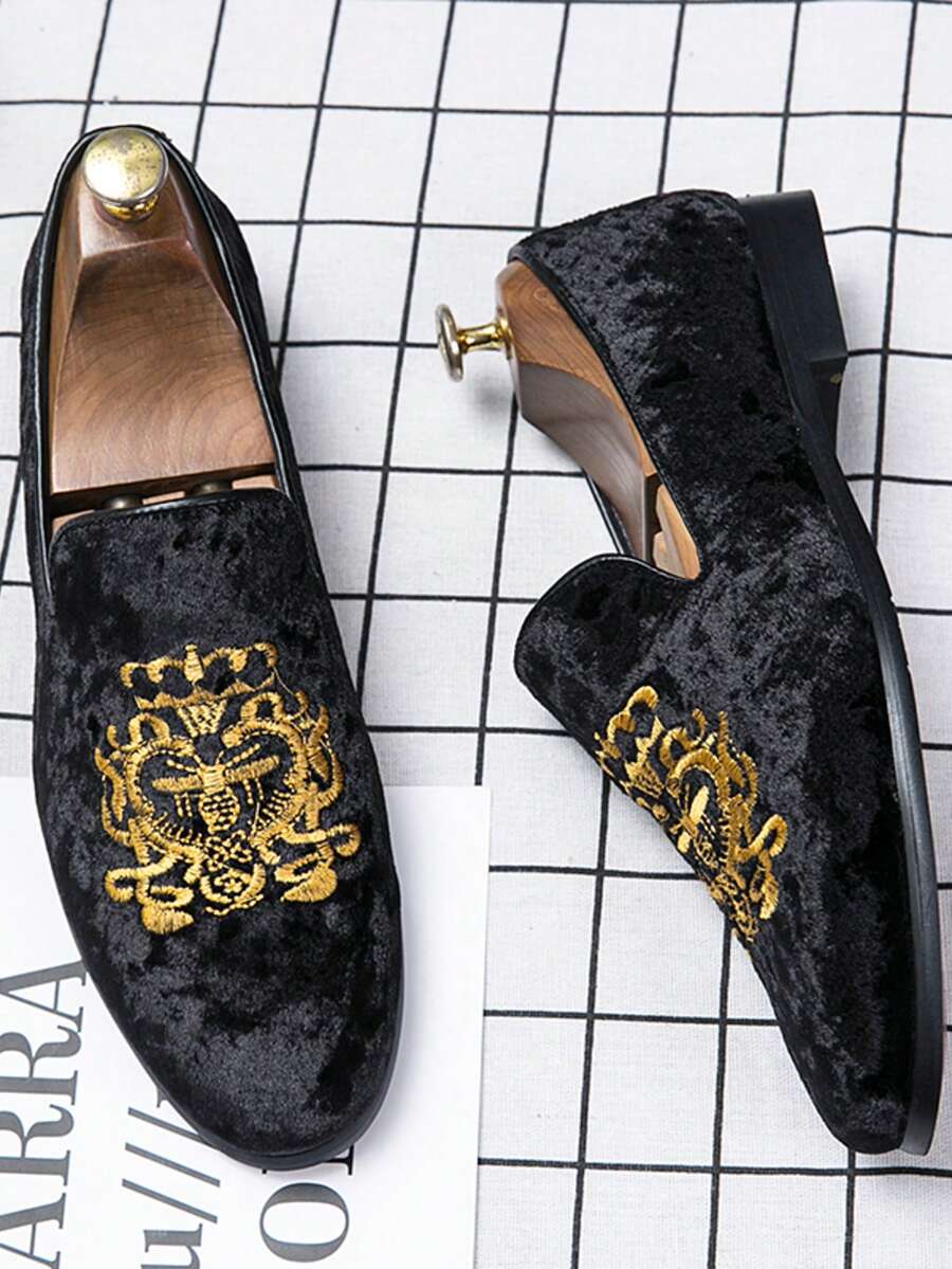 New Men's Loafers, Minimalist Solid Color, Suede, Low-Top, Fashionable British Style, Soft Sole, Comfortable Casual Shoes, Suitable For Parties, Banquets And Vacations. [Product Size Runs Small, Please Choose Appropriate Size] - Black - View 1